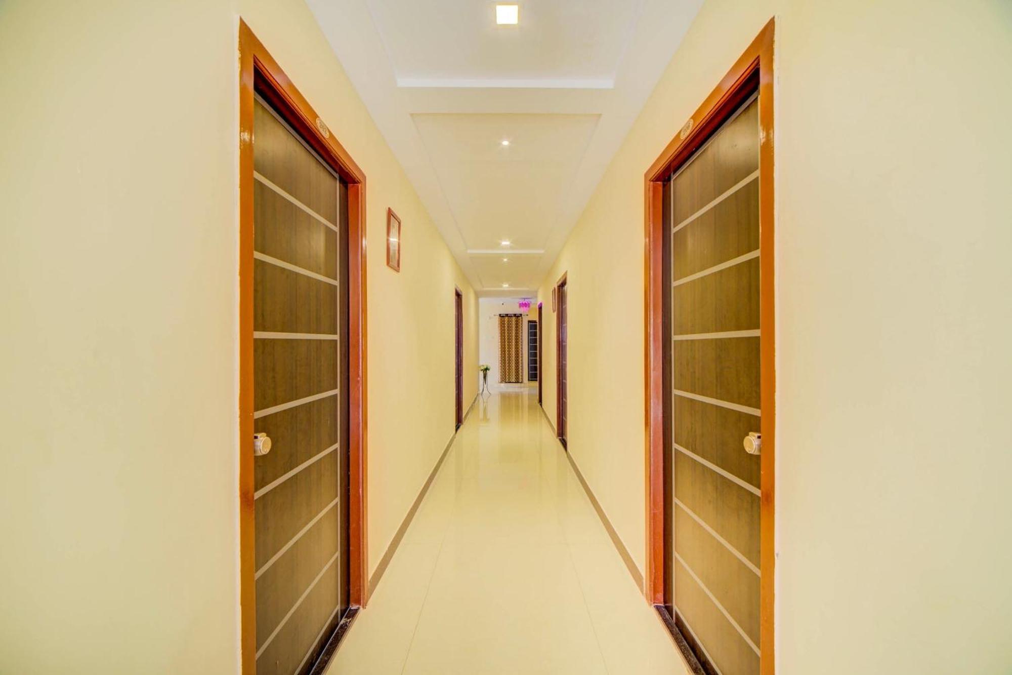 Super Hotel O White Ridge Sururnagar Extérieur photo
